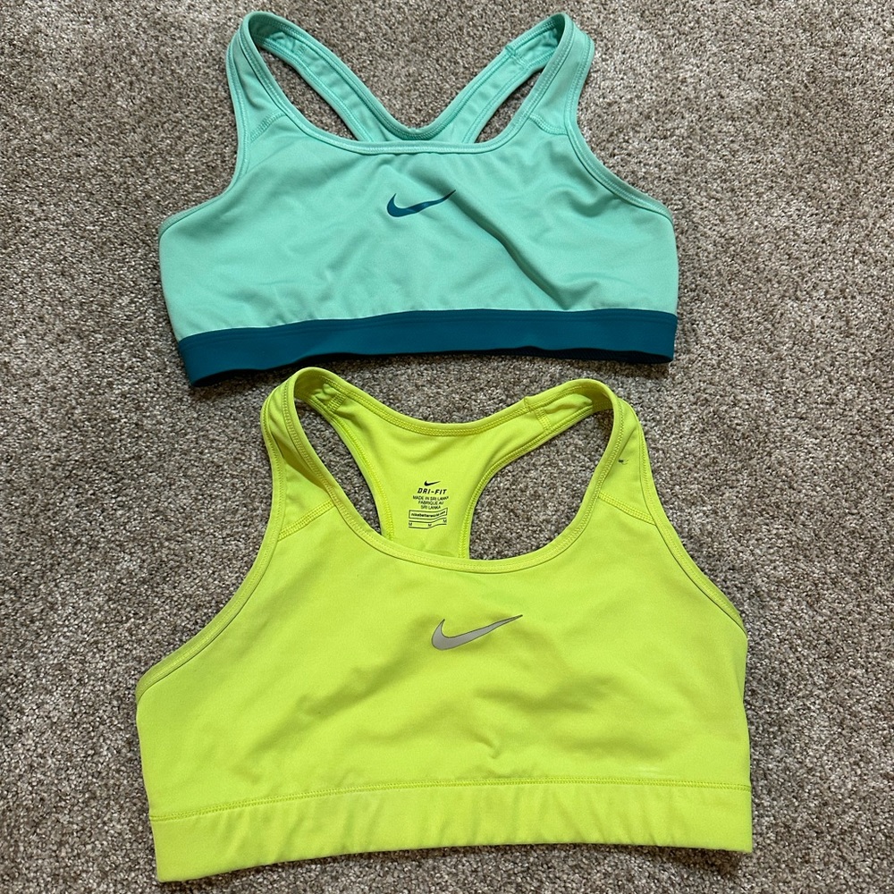 2x Nike Dri-Fit sports bras. Size M